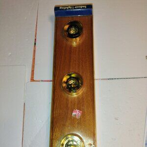 Bathroom light fixture